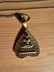 BUDA SEMBOLÜ PİRİNÇ KOLYE