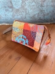 Mandala Desenli Makyaj Çantası (24*16 cm) Bol Gözlü, Dışı turuncu, İçi Lacivert Renkli